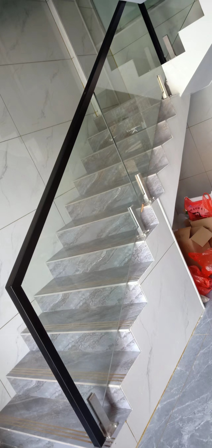 玻璃楼梯